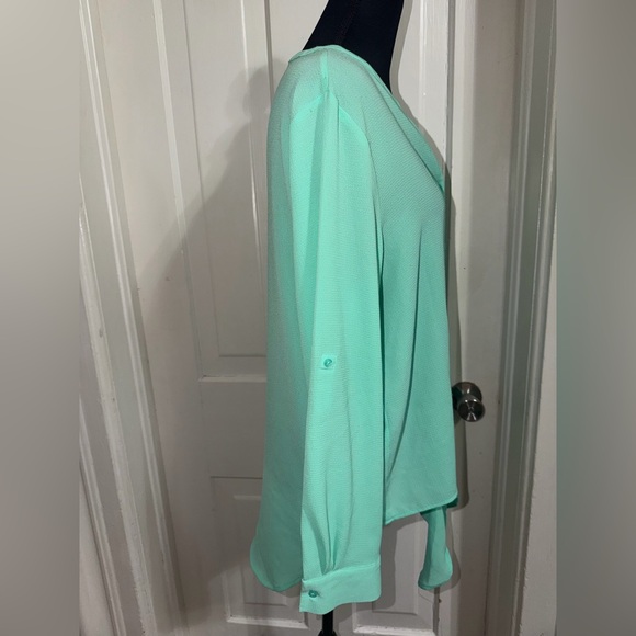 Women's size medium, Apt. 9 Mint Button Down Women's Shirt, top, blouse - Picture 3 of 6